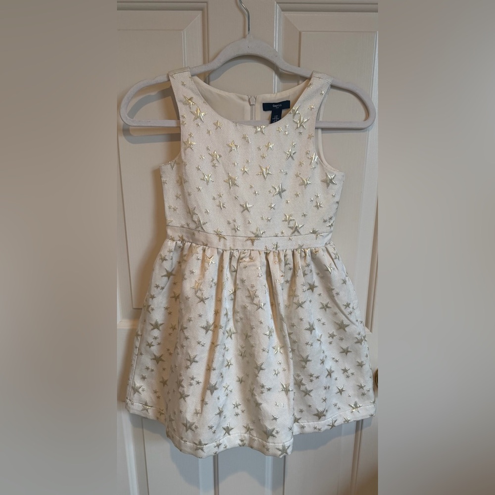 Like New Gap Kids Girls Cream w Gold Star Embellished Party Dress. Size M.